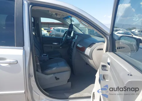 2008 Chrysler Town & Country Touring from USA, damaged, VIN 2A8HR54P38R820063